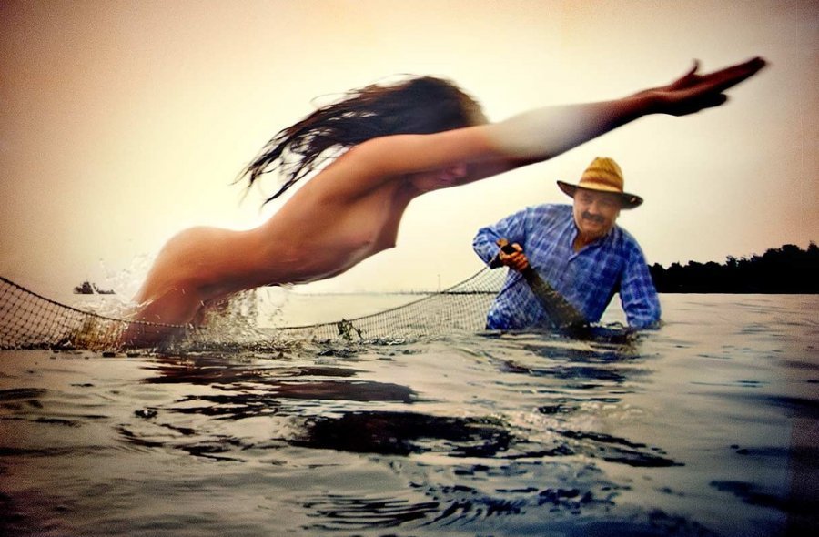 900x590, 102 Kb / Сеть, русалка, бредень, вода