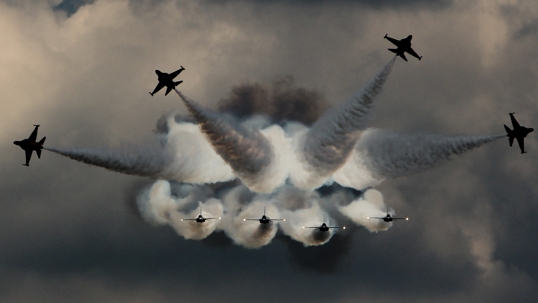 1080x608, 317 Kb / Самолёты, след