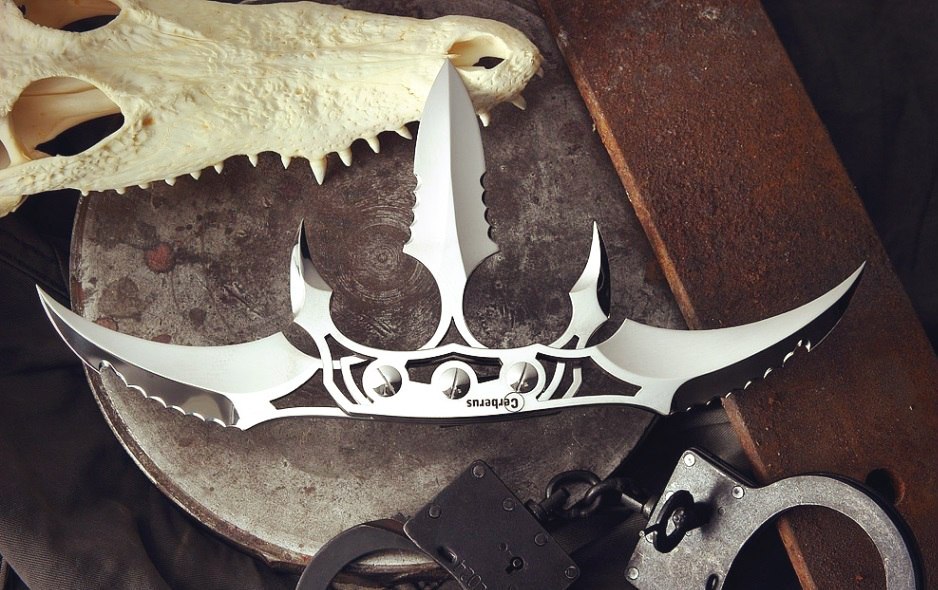 938x590, 139 Kb / нож, наручники, скелет, наковальня