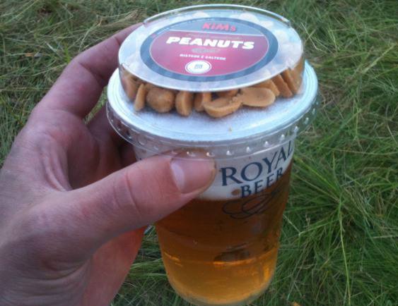 563x434, 72 Kb / Пиво, орешки