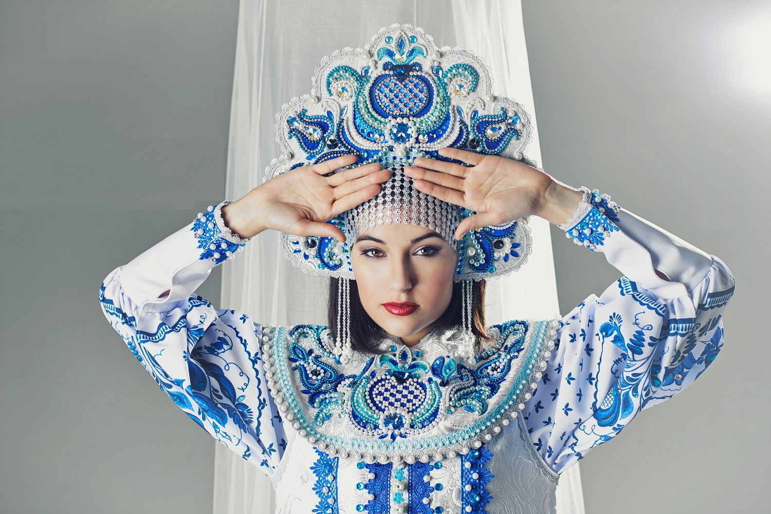 1500x1001, 268 Kb / Саша Грей, русские, народные, костюмы