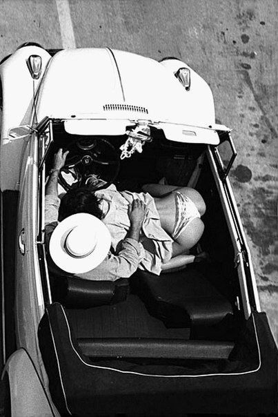 403x604, 56 Kb / шляпа, минет, сверху, ч/б, жук, трусы, отсос