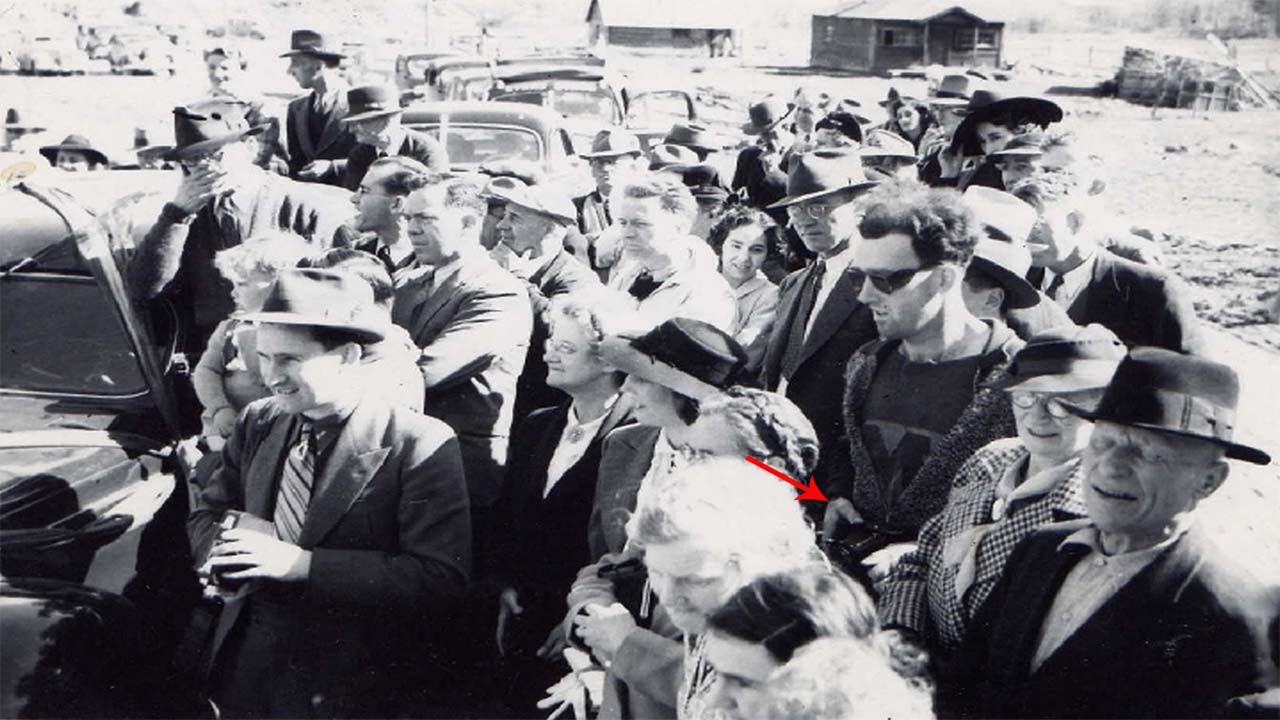 1280x720, 131 Kb / 1941, канада, странный,парень, толпа,South Fork Bridge