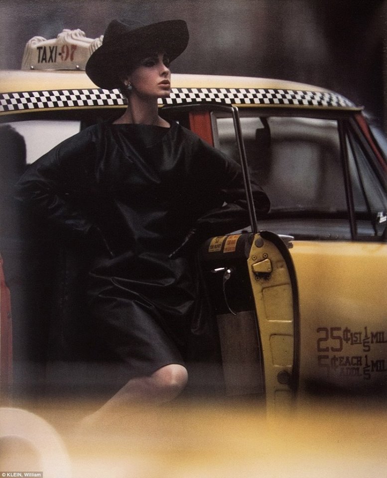 777x960, 109 Kb / такси, девушка