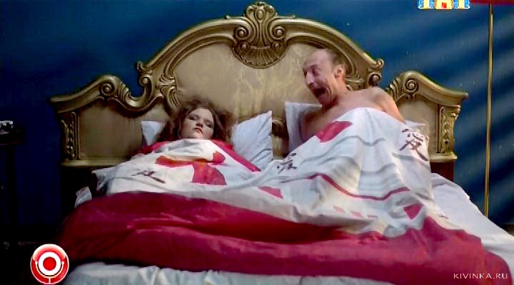 720x400, 77 Kb / кровать, девушка, мужчина, ужас