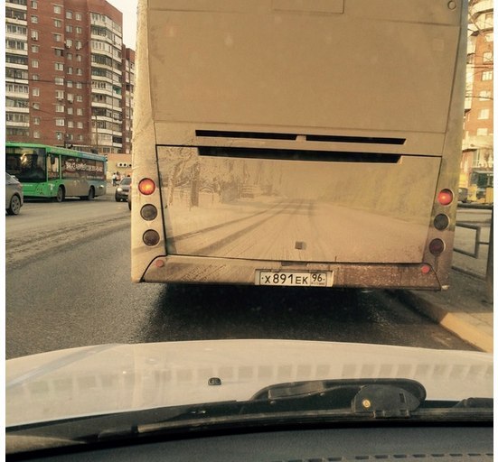 551x512, 61 Kb / автобус, рисунок, пыль, иллюзия