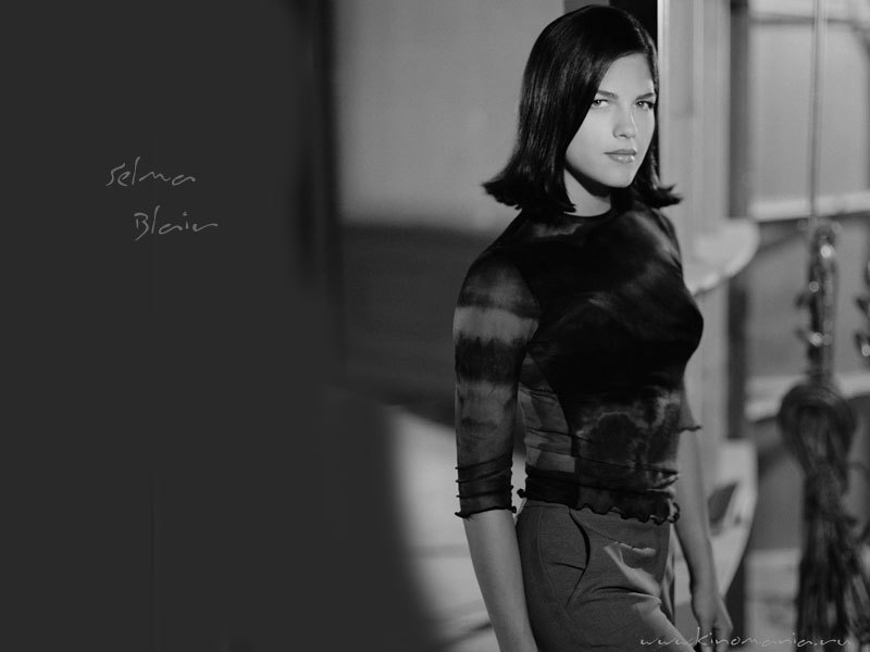 800x600, 36 Kb / selma blair, ч/б