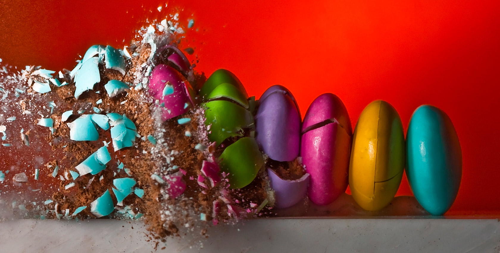 1680x853, 334 Kb / M&M's, выстрел