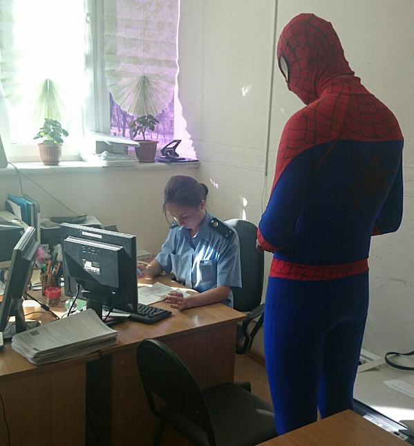 599x645, 45 Kb / человек, паук,спайдермен, Женщина-полицейский