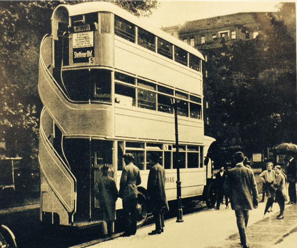 599x501, 63 Kb / автобус, ретро, трехэтажный, ч/б