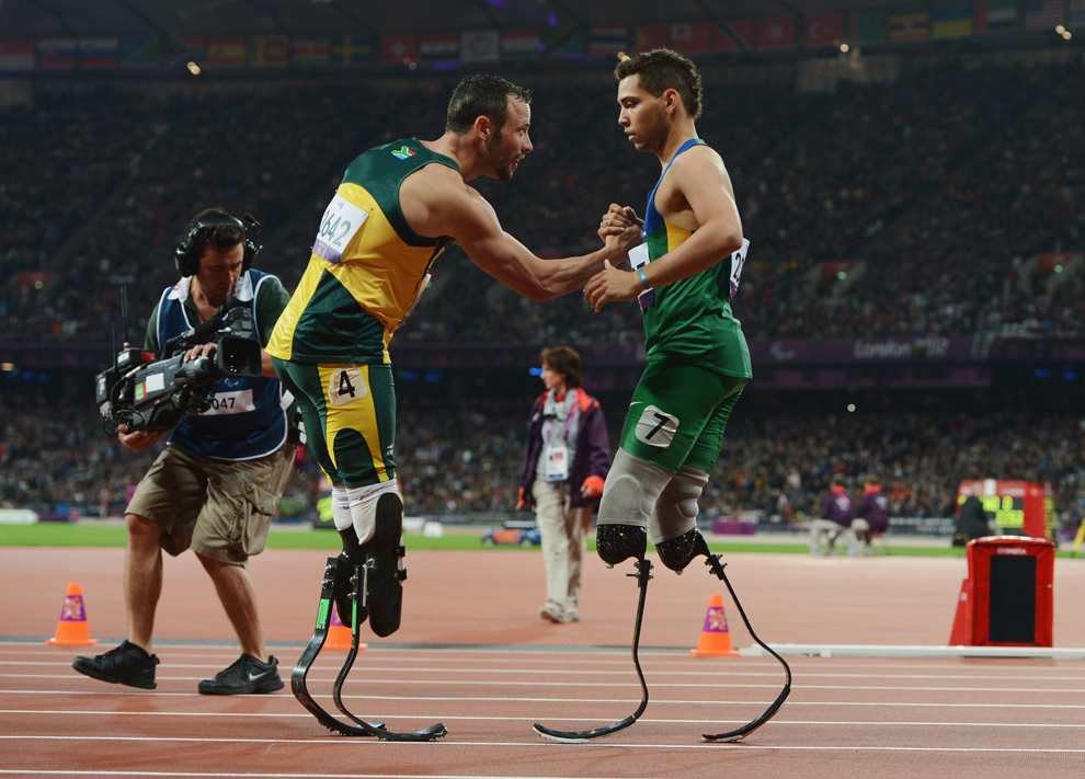 990x711, 344 Kb / паралимпиада, легкоатлеты, протезы, оператор