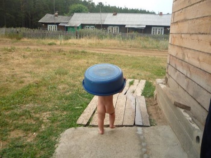 700x525, 72 Kb / Таз, ребёнок, баня, ноги