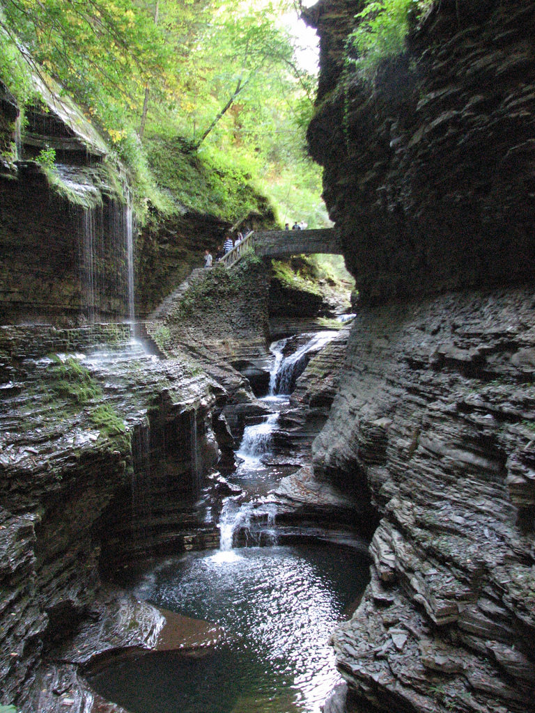 768x1024, 327 Kb / водопад, мостик