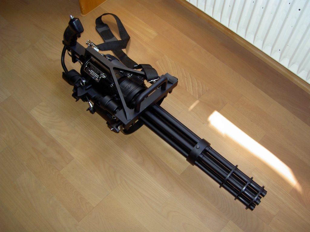 1024x768, 98 Kb / миниган, оружие