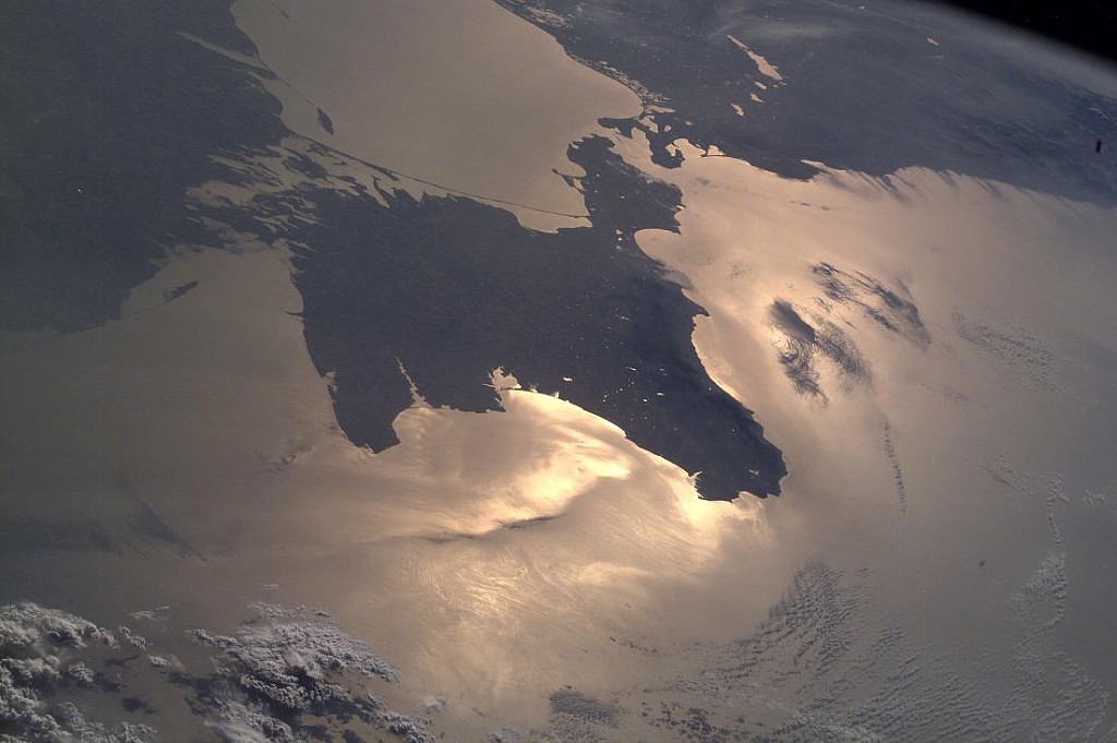 1024x681, 109 Kb / снимок из космоса, крым, россия, политота