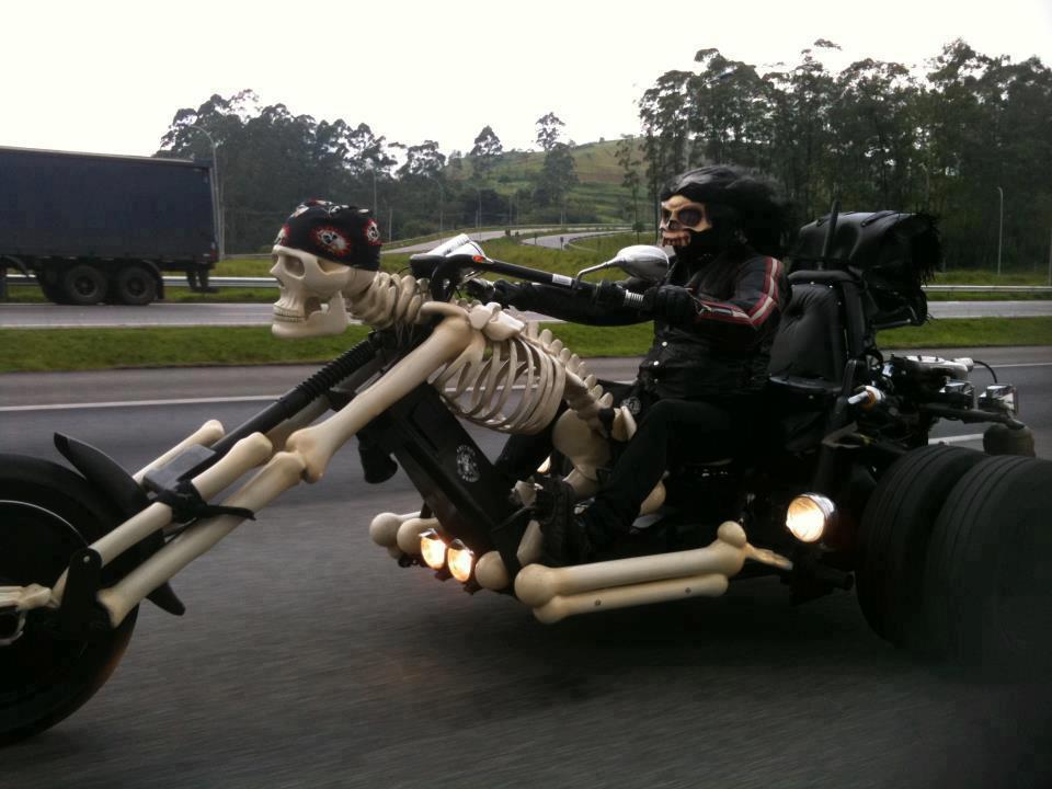 960x720, 70 Kb / Мотоцикл, скелет, маска