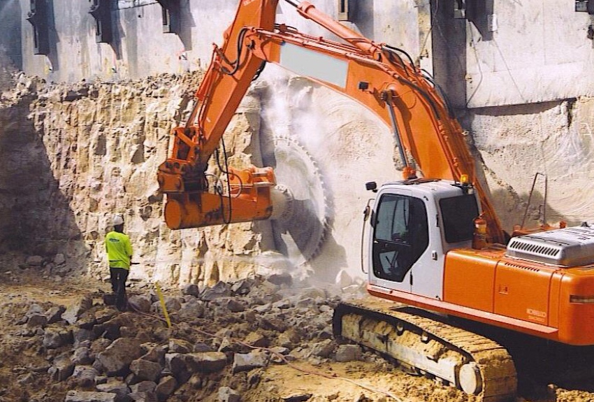 850x575, 294 Kb / дом, стена, камни, пила