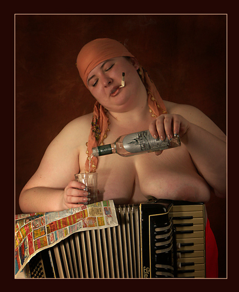 491x600, 160 Kb / баян, бутылка, стакан, папироса, платок,  газета