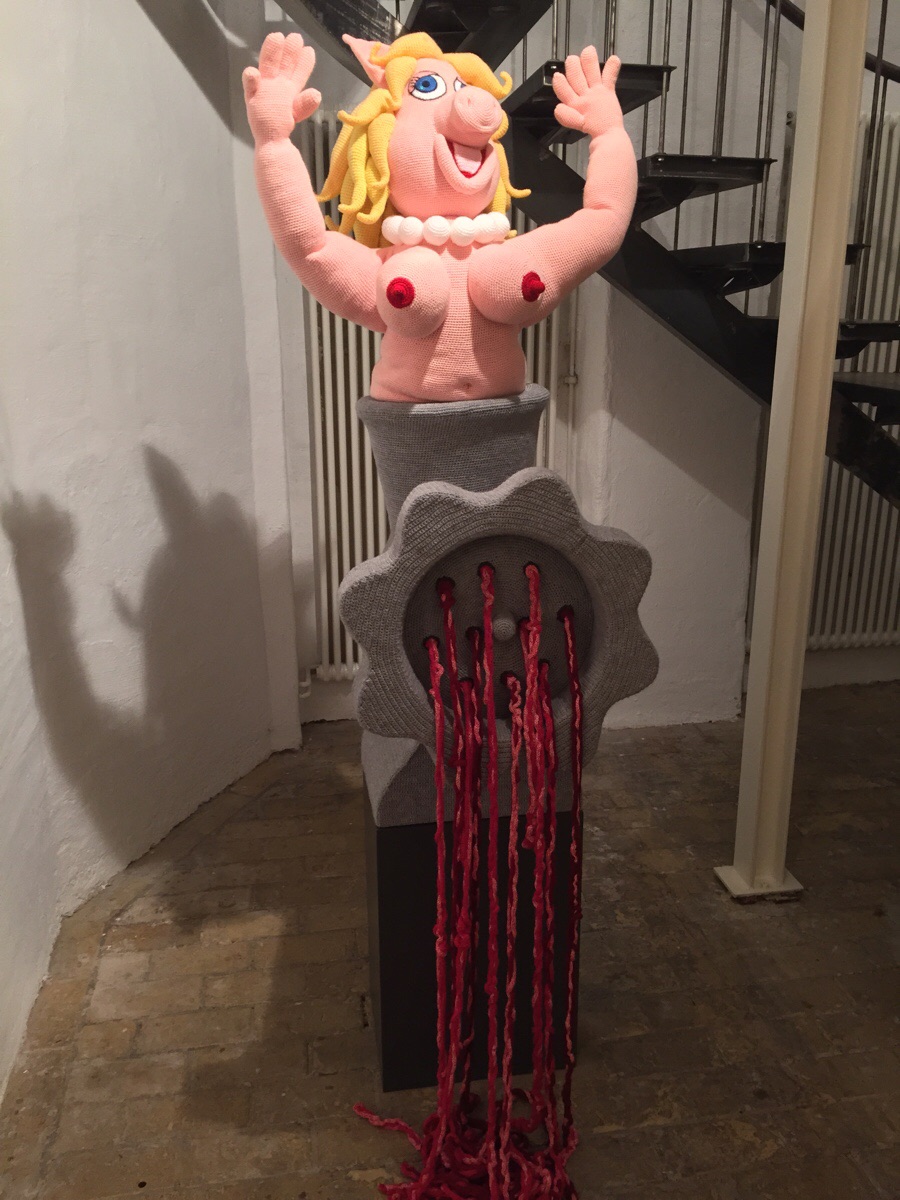 900x1200, 259 Kb / свинья, мясо, мясорубка, фарш, поделка