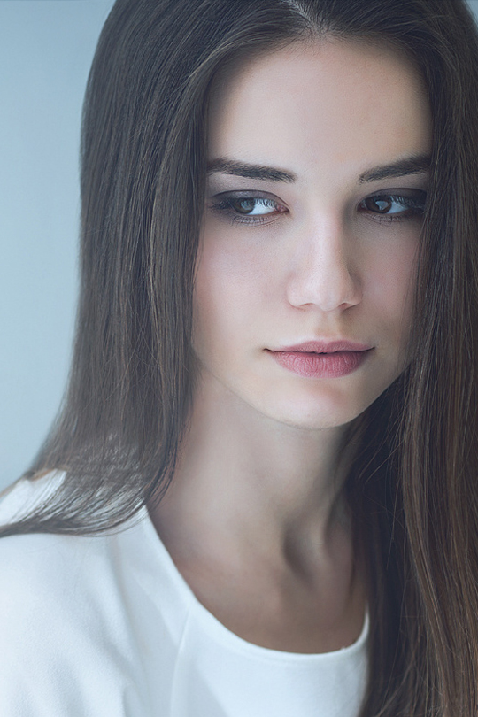 540x810, 279 Kb / брюнетка