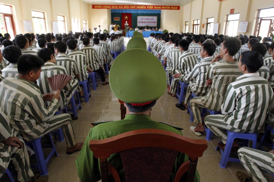 959x639, 167 Kb / веер, партсобрание, актовый зал, досуг, фуражка