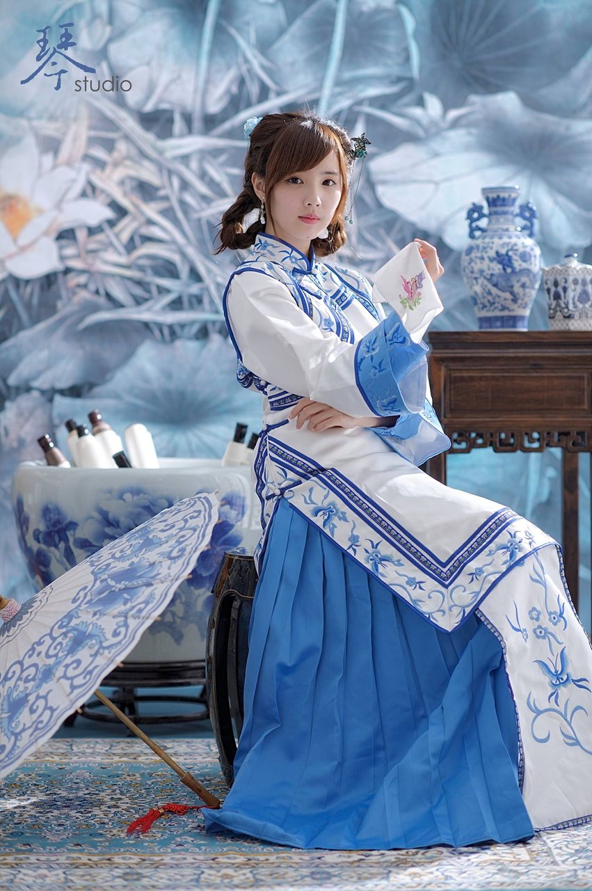 851x1280, 223 Kb / японка, зонтик, кимоно, голубое