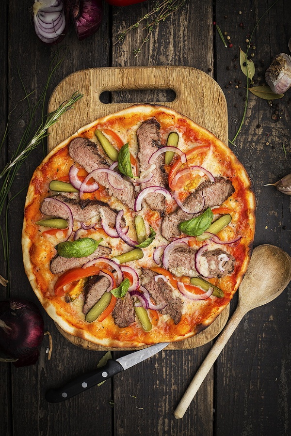 600x900, 348 Kb / пицца, ложка, нож, доска, пряности, рецепт, пища