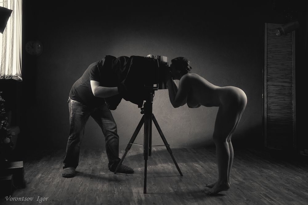 1000x665, 245 Kb / часы,студия,фотограф,поза