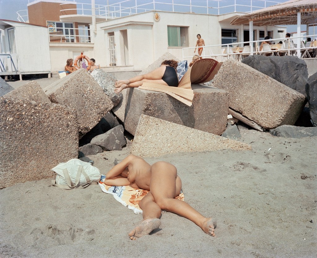 1024x834, 267 Kb / пляж, нудистка, валуны, камни, голая