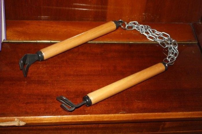 700x466, 47 Kb / нунчаки, чапельник, ухват, ручка