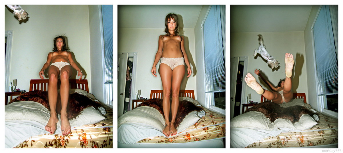 1200x536, 175 Kb / кот, кровать, девушка, одеяло