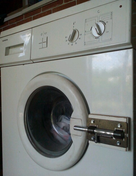 479x616, 55 Kb / Стиральная, машинка, шпингалет, починил