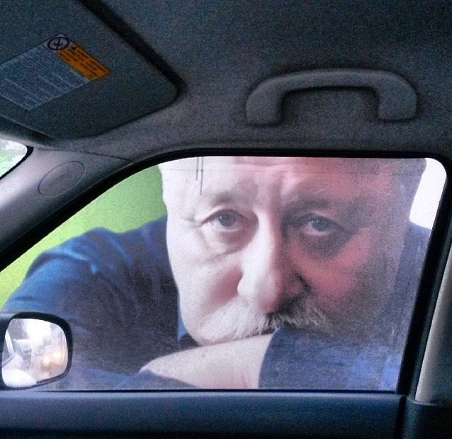 638x620, 114 Kb / Якубович, машина, окно, реклама, автобус