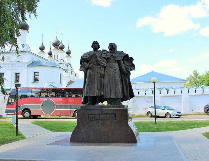 690x533, 106 Kb / памятник, Пётр, Феврония