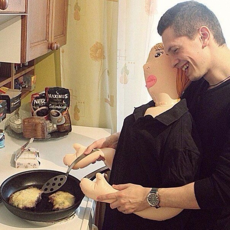 800x800, 167 Kb / кукла, кухня, готовка, шовинист