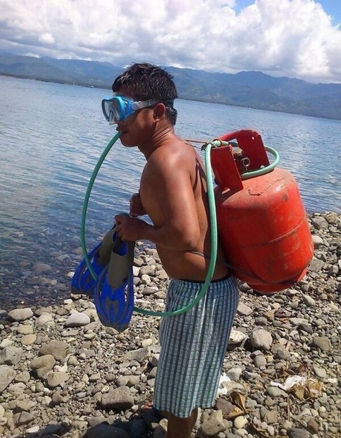 665x852, 211 Kb / акваланг, сказочный долбоёб, газовый баллон, ласты