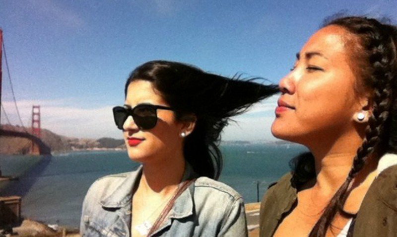 800x477, 61 Kb / мост, река, очки, волосы, нос