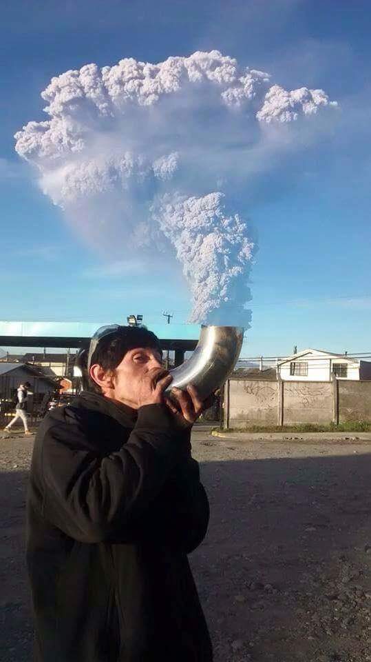 539x960, 45 Kb / дым, облако, вулкан, трубка