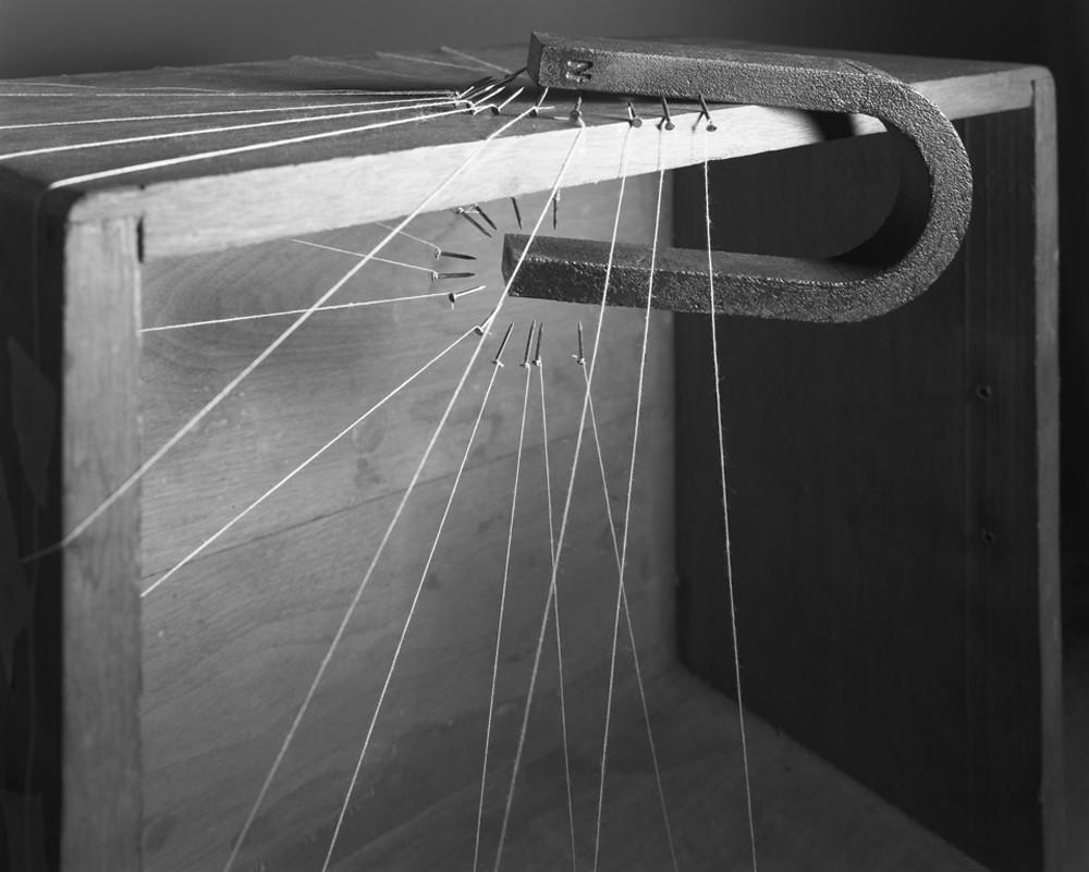 1000x801, 68 Kb / Магнит, гвозди, шнурки, верёвки