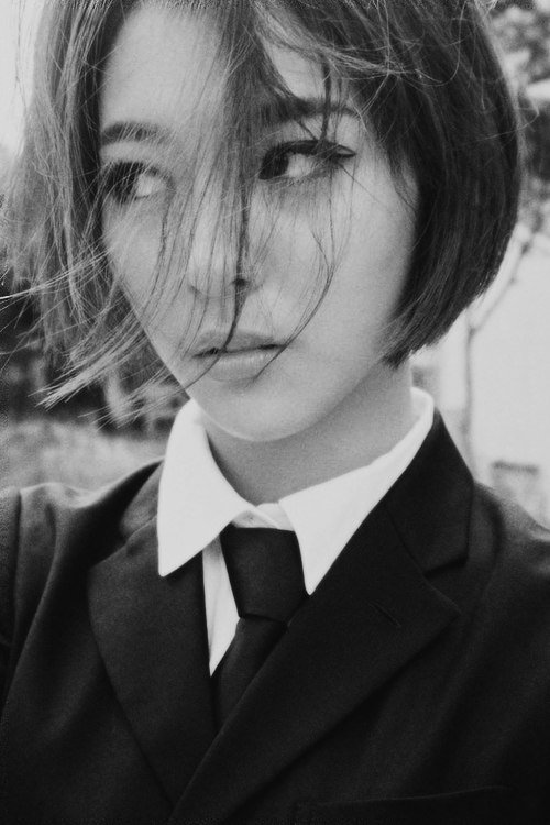 500x750, 67 Kb / Ч/Б, девушка, азиатка, волосы, галстук