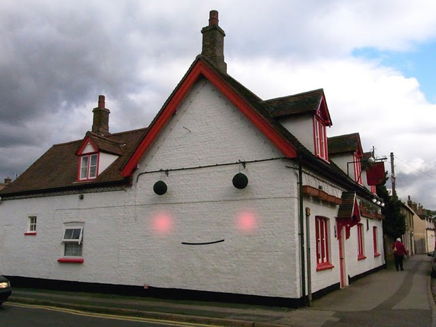 625x469, 163 Kb / домик, смайл, рожица