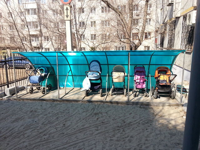640x480, 97 Kb / Стоянка, коляски, детская, поликлиника