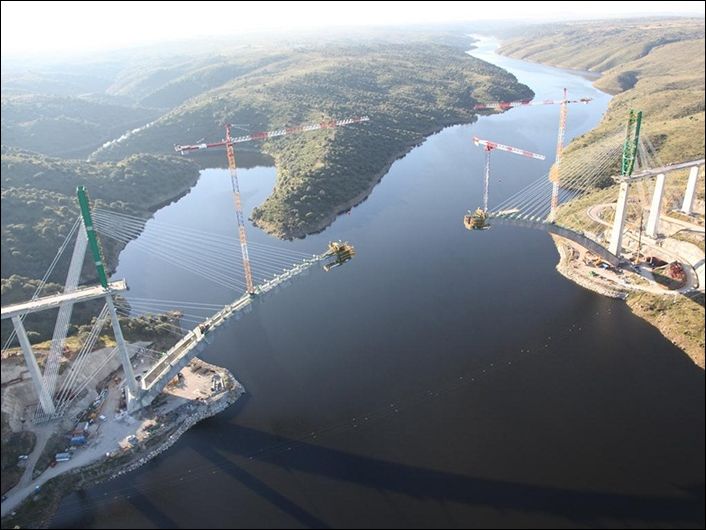 706x530, 59 Kb / Мост, стройка, кран