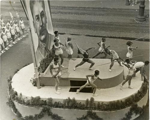 500x400, 35 Kb / сталин, портрет, парад физкультурников