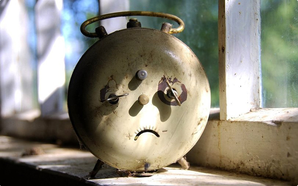 1000x626, 361 Kb / часы, будильник, грусть