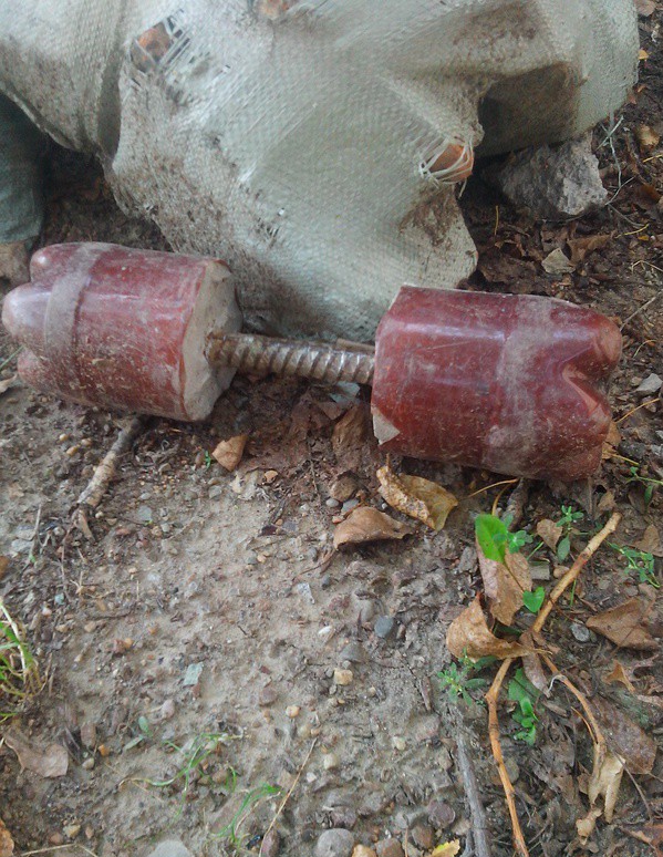 599x774, 186 Kb / Гантель, самоделка, арматура, цемент, бутылка