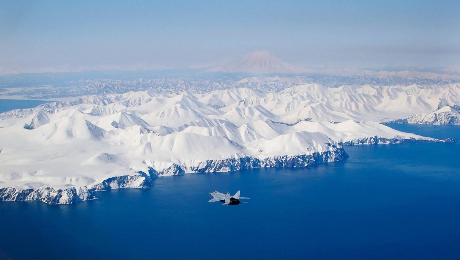 1527x866, 111 Kb / Миг-31, горы, море