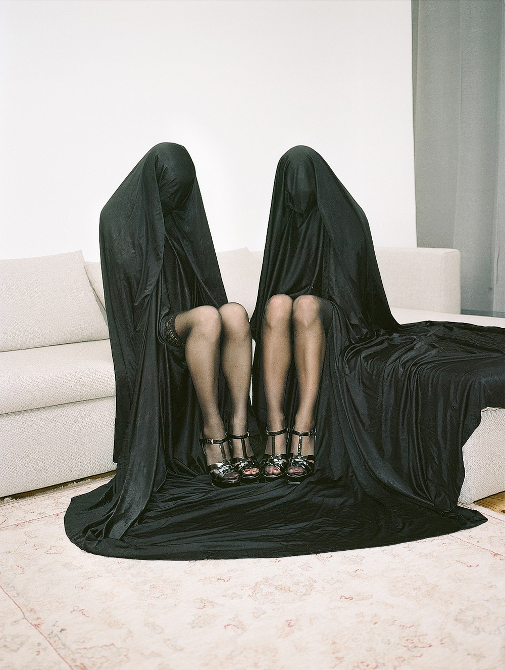 1000x1325, 307 Kb / хиджаб, чулки, ноги