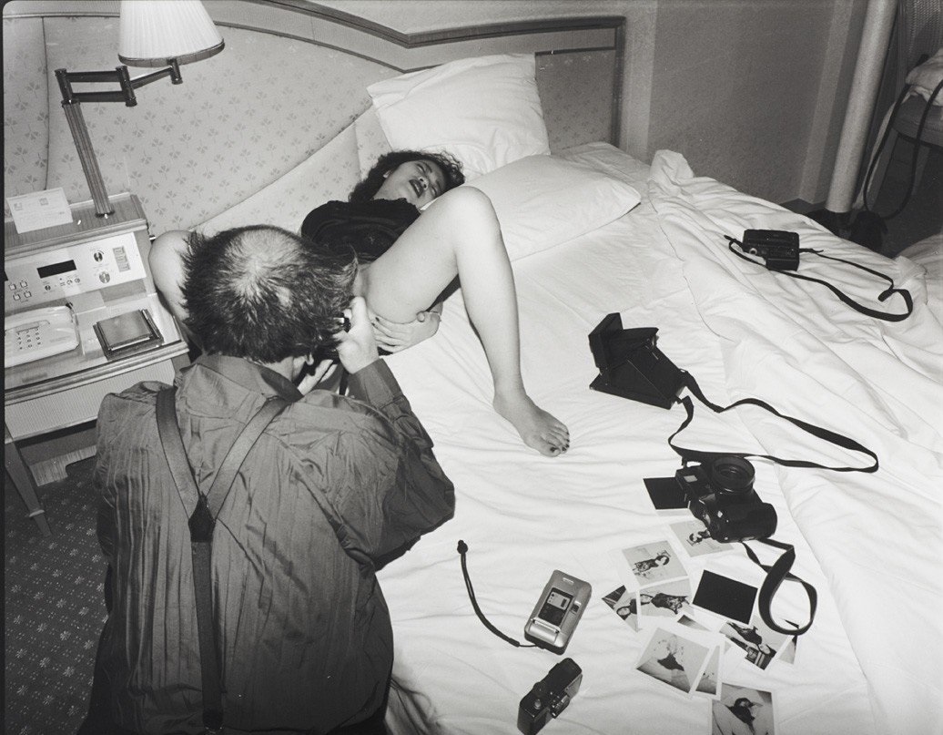 1036x807, 238 Kb / фотограф, азиатка, ч/б