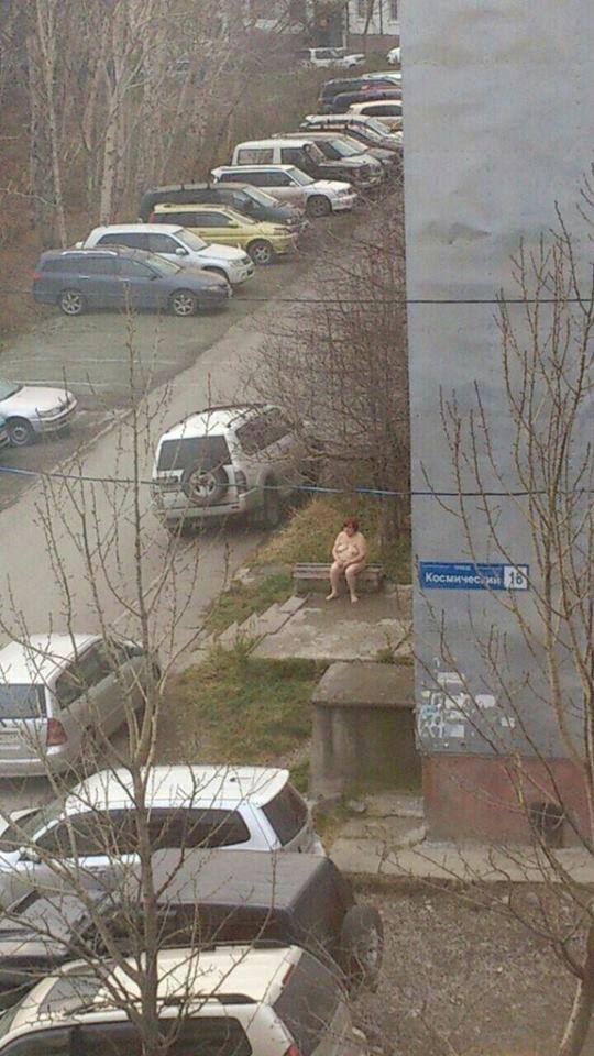 540x960, 87 Kb / космический, подъезд, машины